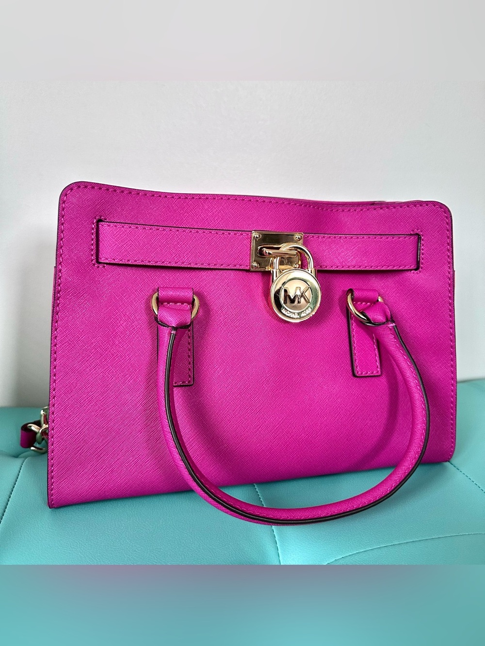 Vintage Hot Pink Michael Kors Hamilton Satchel Bag Gold Lock Charm Crossbody - Picture 3 of 11